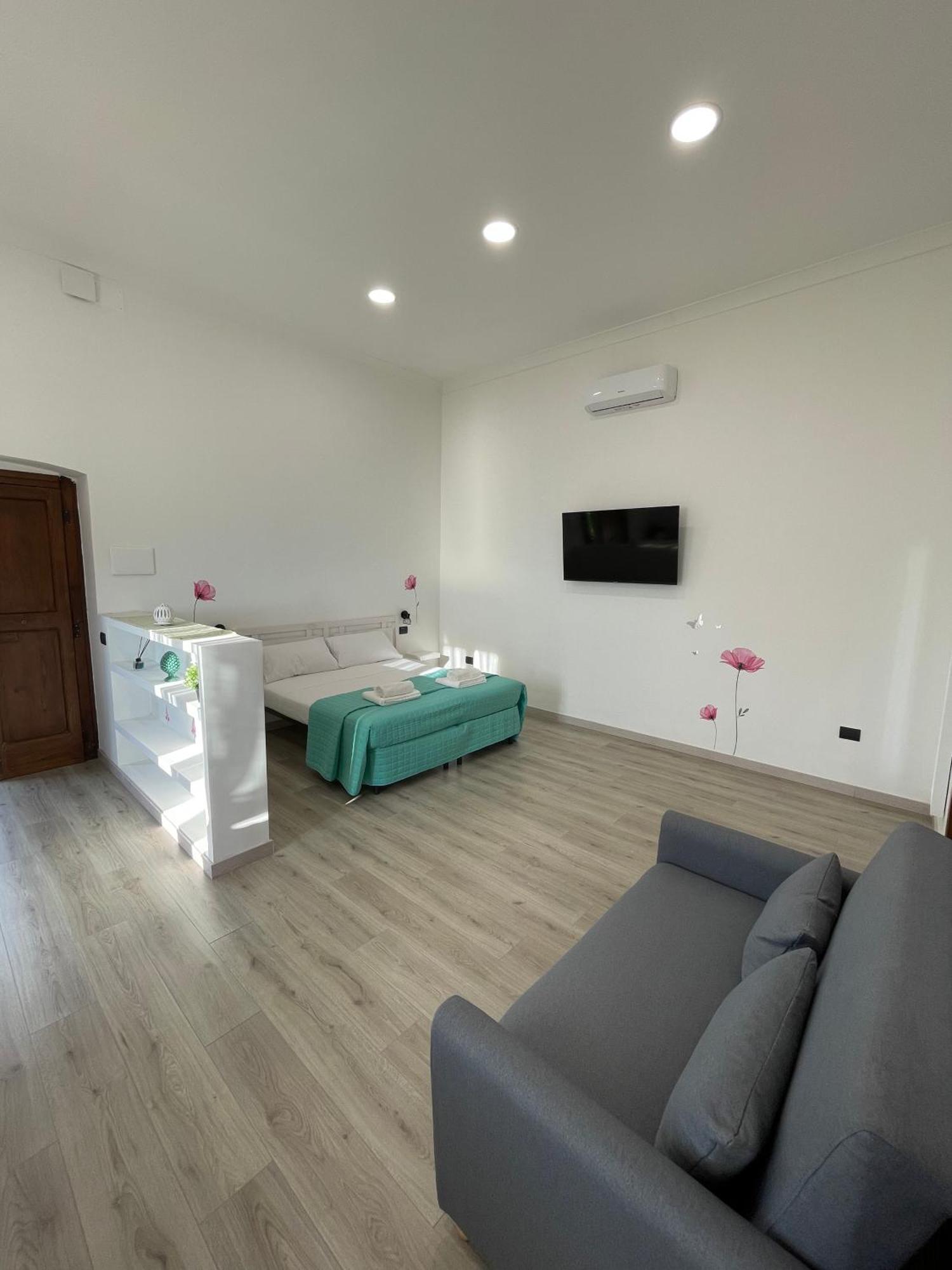 Liparulo Holiday House Масса-Лубренсе Экстерьер фото