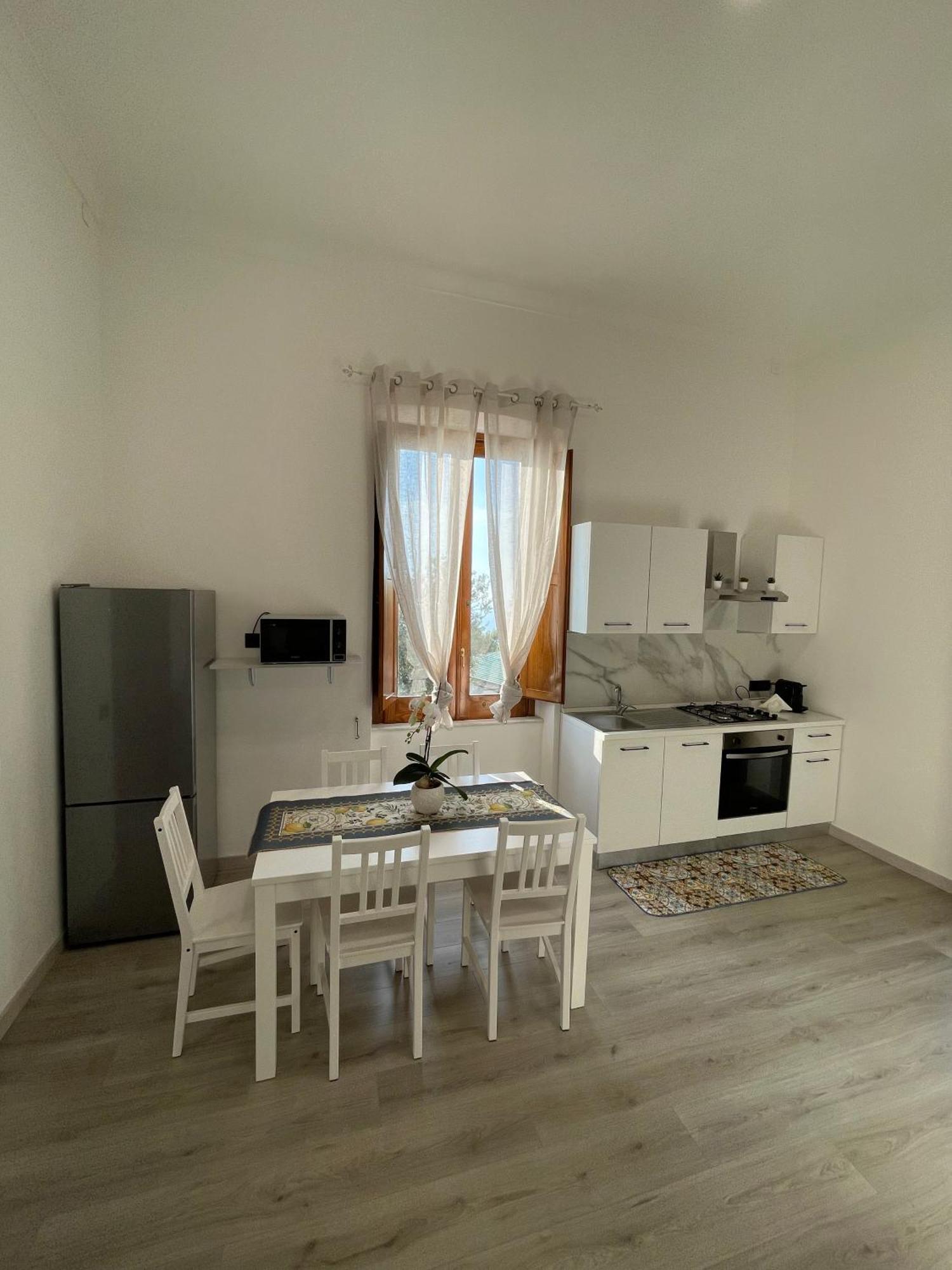 Liparulo Holiday House Масса-Лубренсе Экстерьер фото